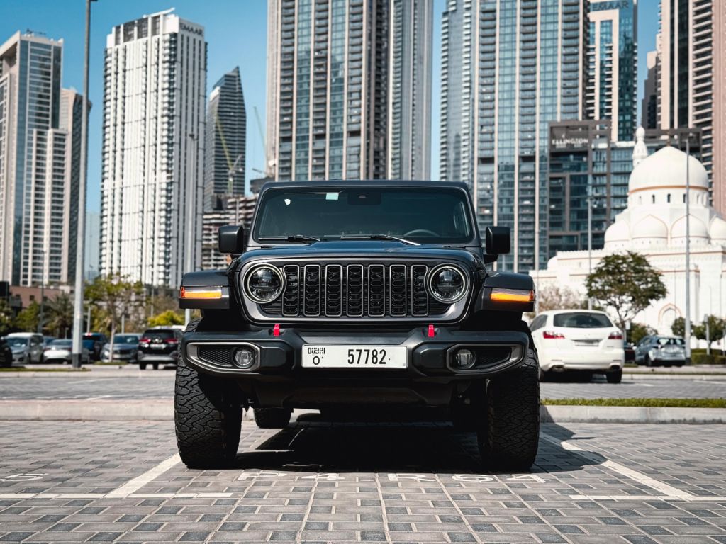 Jeep Wrangler 2024 (1)