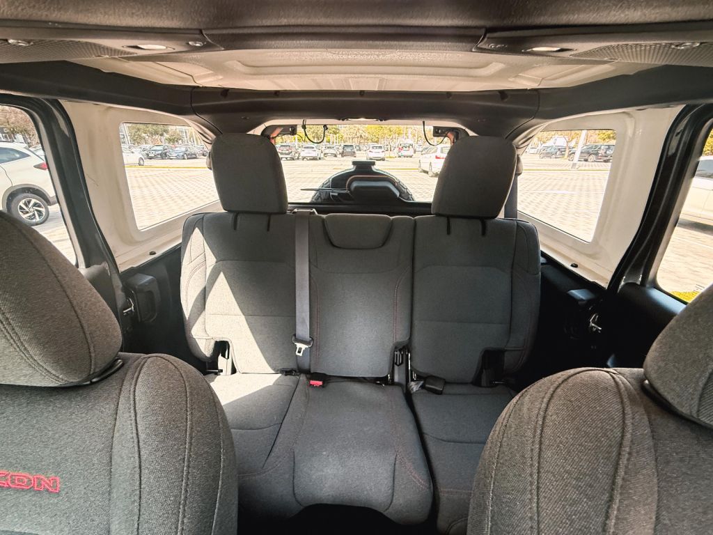 Jeep Wrangler 2024 (15)