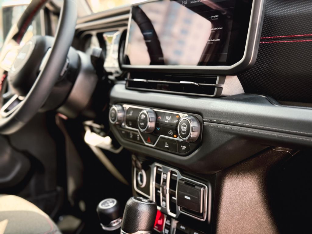 Jeep Wrangler 2024 (17)