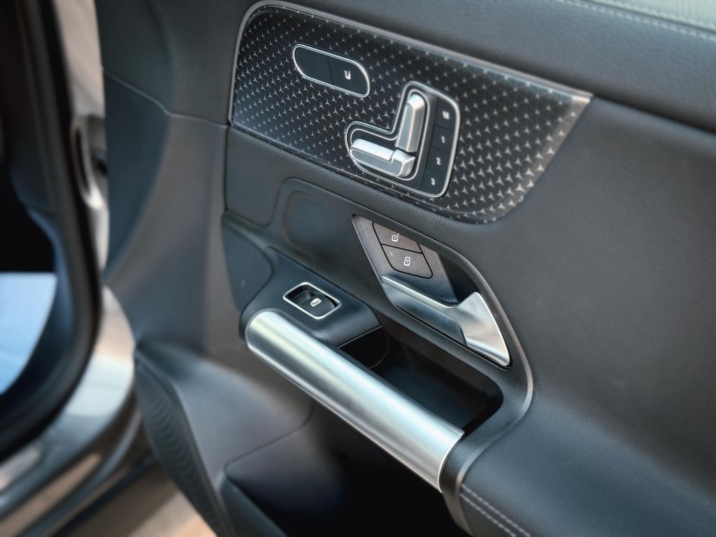 Mercedes Benz GLA 250 2025 (4)