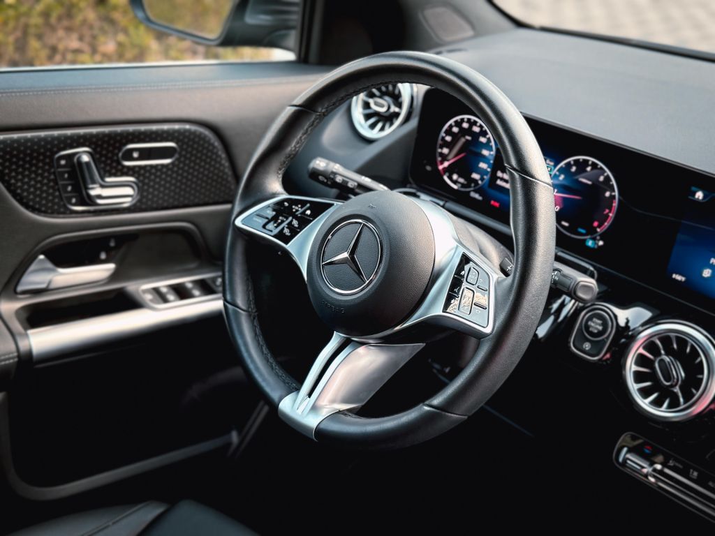 Mercedes Benz GLA 250 2025 (6)